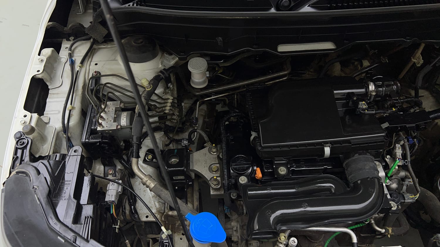 Used 2022 Maruti Suzuki Brezza VXi Petrol Manual engine ENGINE RIGHT SIDE VIEW