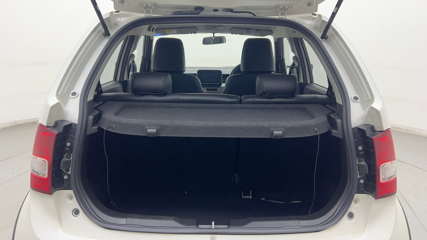 Used 2025 Maruti Suzuki Ignis Alpha 1.2 AMT Petrol Automatic interior DICKY INSIDE VIEW