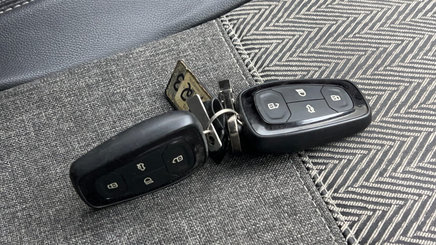 Used 2020 Tata Altroz XT Petrol Petrol Manual extra CAR KEY VIEW