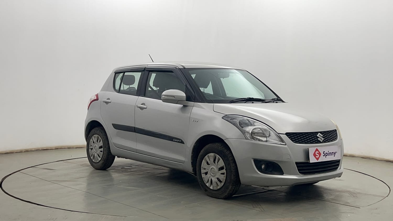 Used 2013 Maruti Suzuki Swift VXi Petrol Manual exterior RIGHT FRONT CORNER VIEW