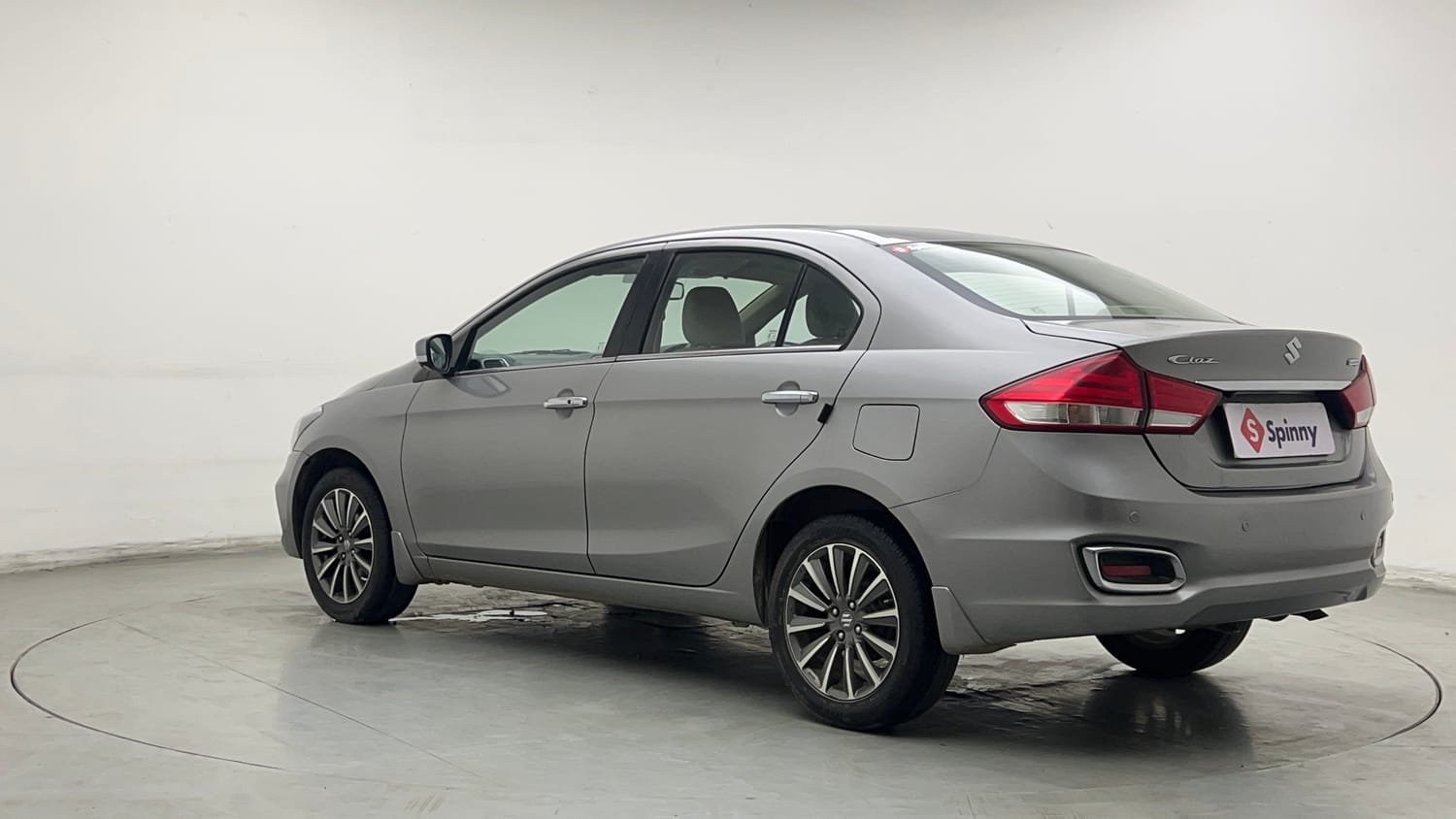 Used 2018 Maruti Suzuki Ciaz Alpha Hybrid 1.5 AT Petrol Automatic exterior LEFT REAR CORNER VIEW
