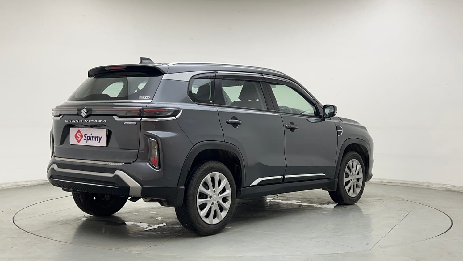 Used 2025 Maruti Suzuki Grand Vitara Delta Smart Hybrid Petrol Manual exterior RIGHT REAR CORNER VIEW