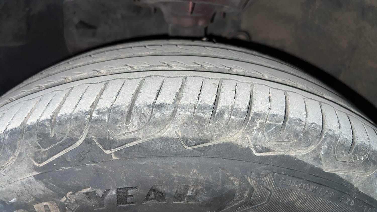 Used 2018 Hyundai Elite i20 Sportz 1.2 Petrol Manual tyres LEFT FRONT TYRE TREAD VIEW