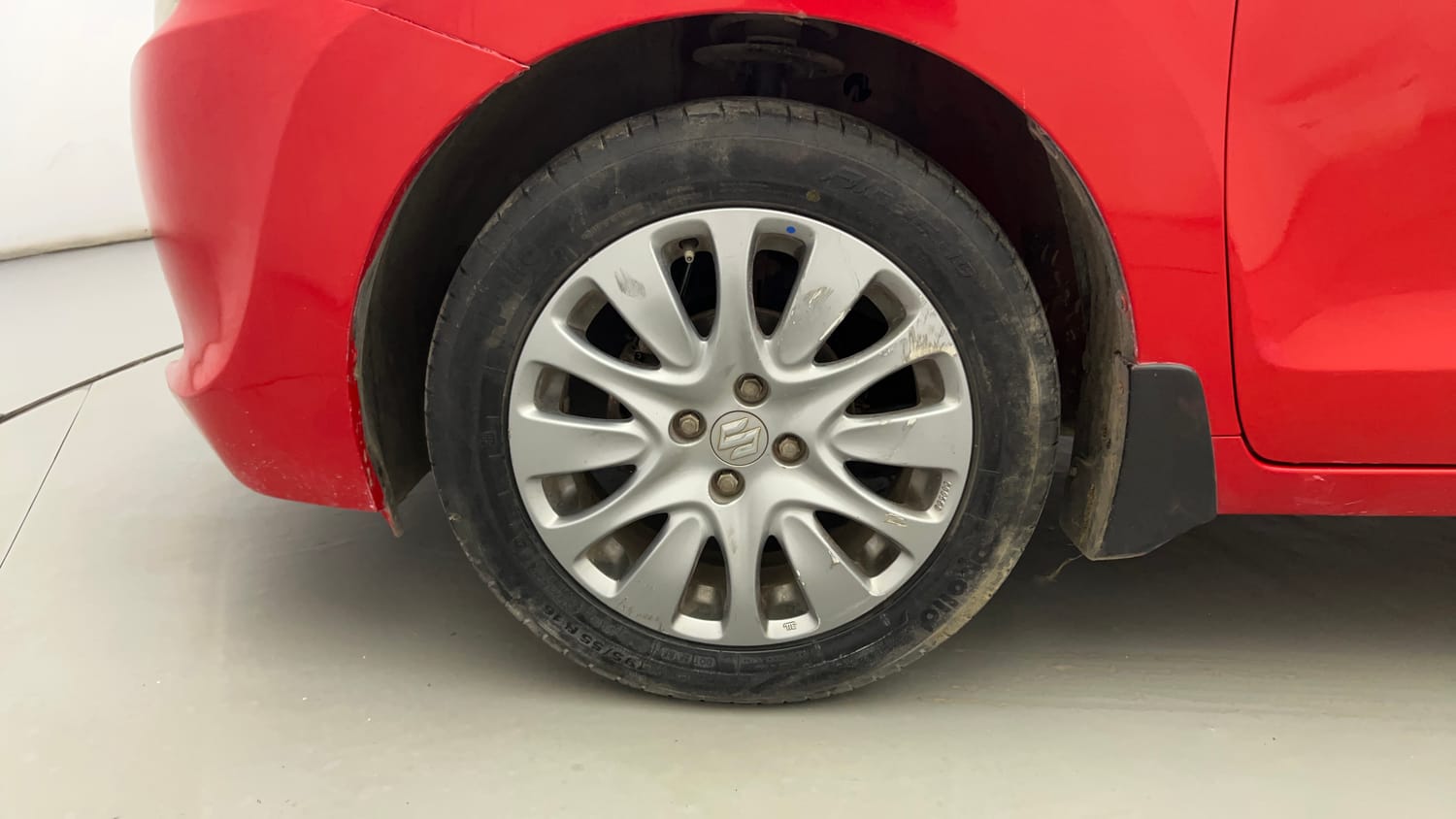 Used 2018 Maruti Suzuki Baleno Alpha 1.2 AT Petrol Automatic tyres LEFT FRONT TYRE RIM VIEW
