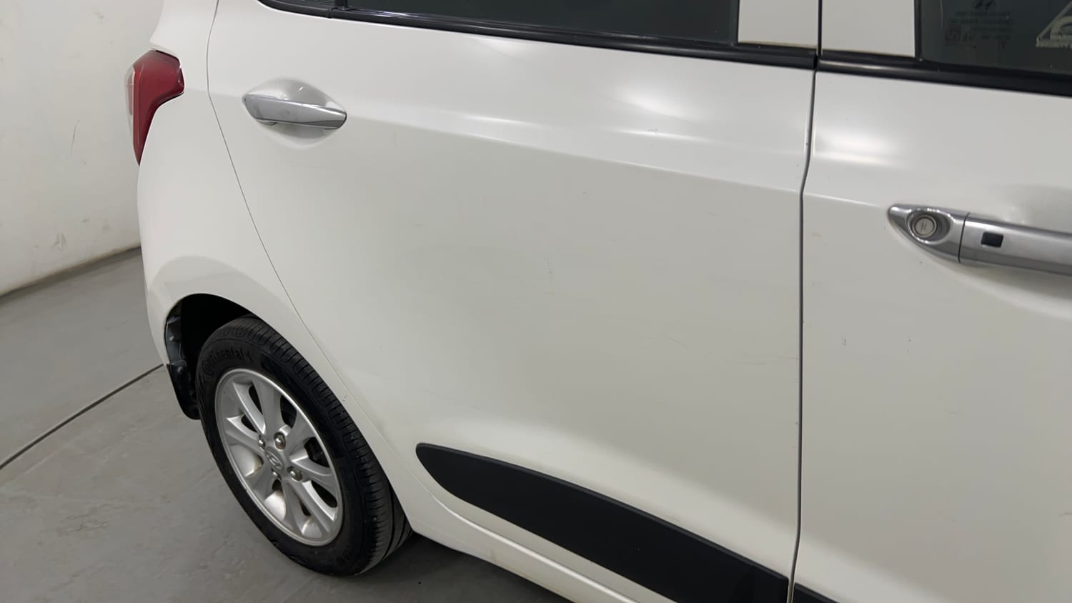 Used 2014 Hyundai Grand i10 Asta AT 1.2 Kappa VTVT Petrol Automatic dents MINOR SCRATCH