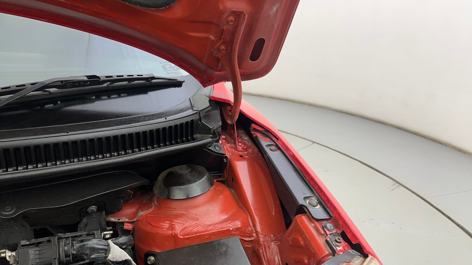 Used 2018 Maruti Suzuki Baleno Alpha 1.2 AT Petrol Automatic engine ENGINE LEFT SIDE HINGE & APRON VIEW