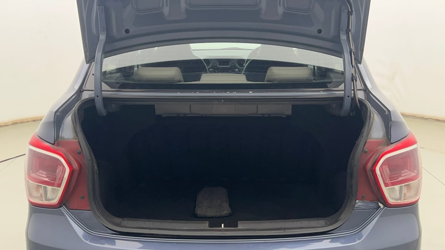 Used 2015 Hyundai Xcent S 1.2 Petrol Manual interior DICKY INSIDE VIEW
