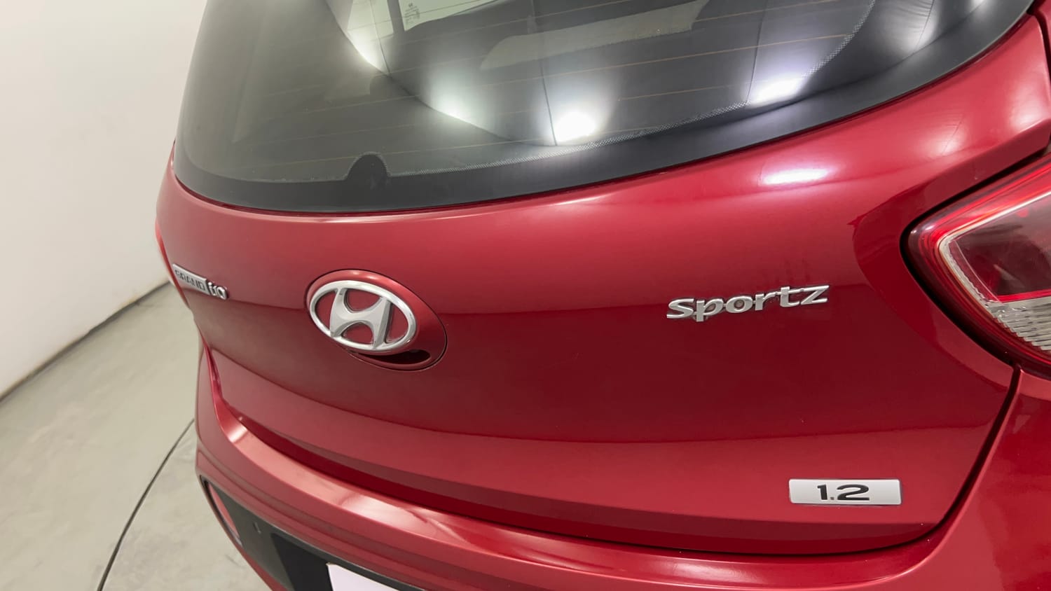 Used 2017 Hyundai Grand i10 Sportz (O) 1.2 Kappa VTVT Petrol Manual dents MINOR SCRATCH