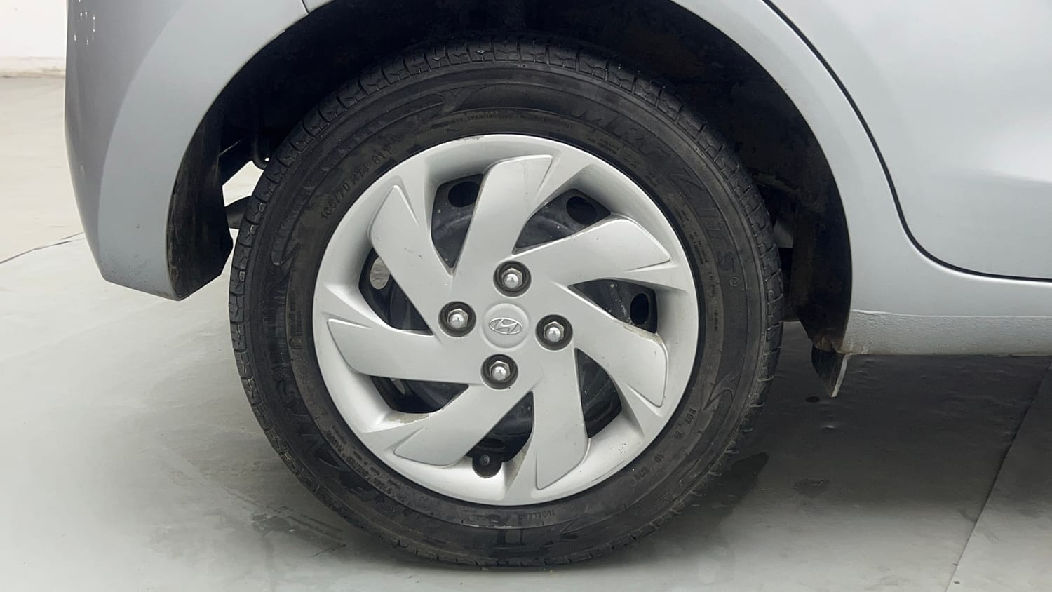 Used 2019 Hyundai Santro Asta Petrol Manual tyres RIGHT REAR TYRE RIM VIEW