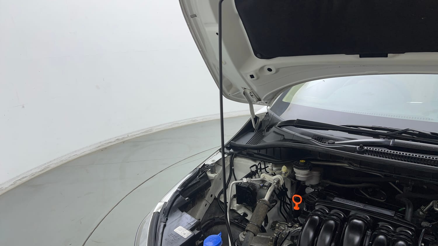 Used 2024 Honda City VX Petrol MT Petrol Manual engine ENGINE RIGHT SIDE HINGE & APRON VIEW