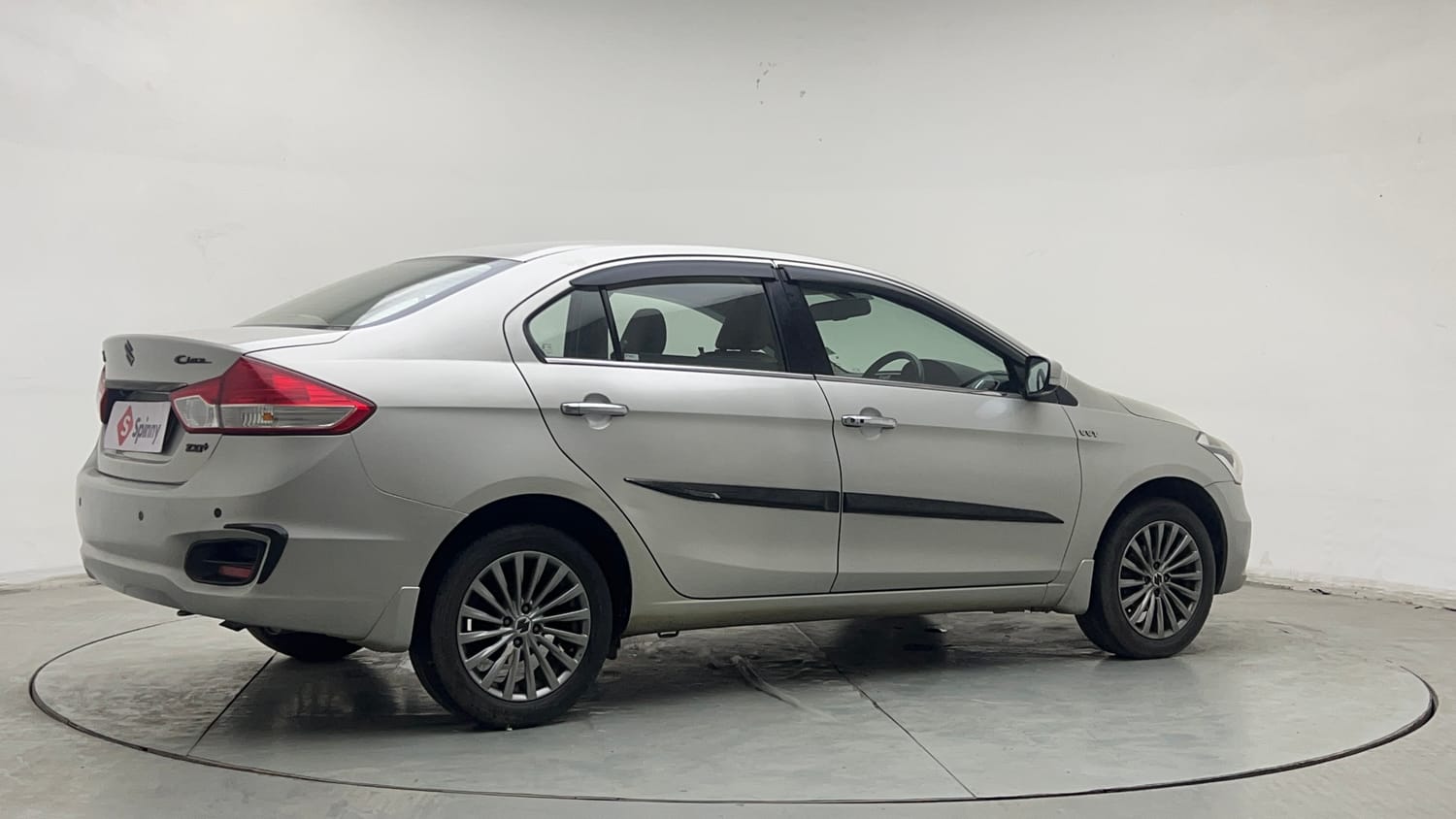 Used 2015 Maruti Suzuki Ciaz ZXI+ Petrol Manual exterior RIGHT REAR CORNER VIEW