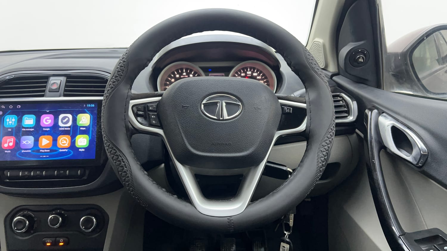 Used 2017 Tata Tiago Revotron XZ w/o Alloy Petrol Manual interior STEERING VIEW