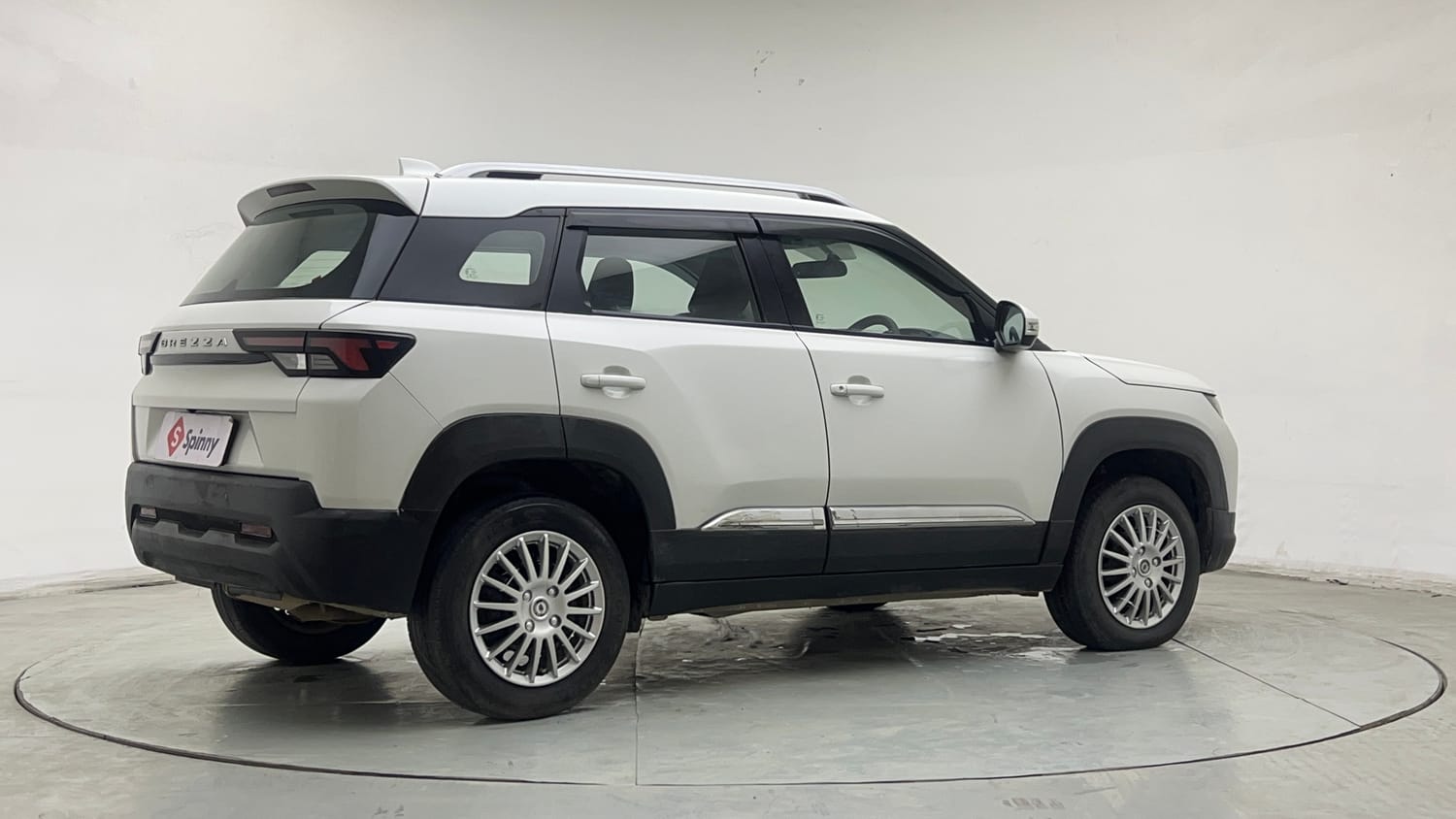 Used 2022 Maruti Suzuki Brezza VXi Petrol Manual exterior RIGHT REAR CORNER VIEW