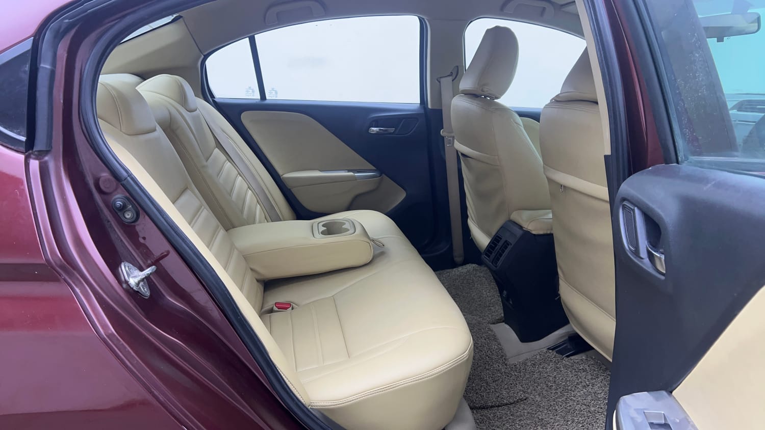 Used 2015 Honda City V Petrol Manual interior RIGHT SIDE REAR DOOR CABIN VIEW