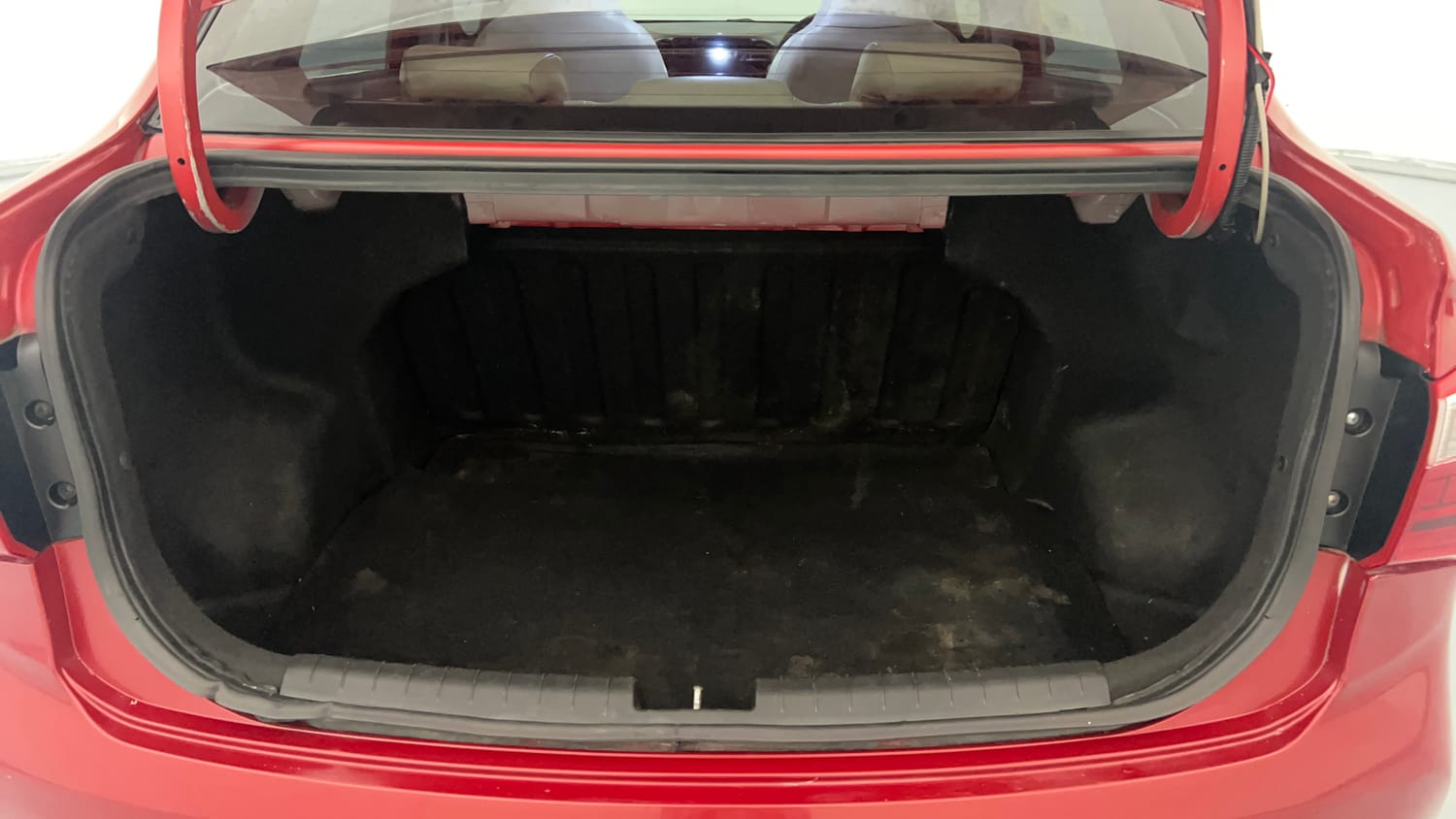 Used 2019 Hyundai Xcent S Petrol Manual interior DICKY INSIDE VIEW