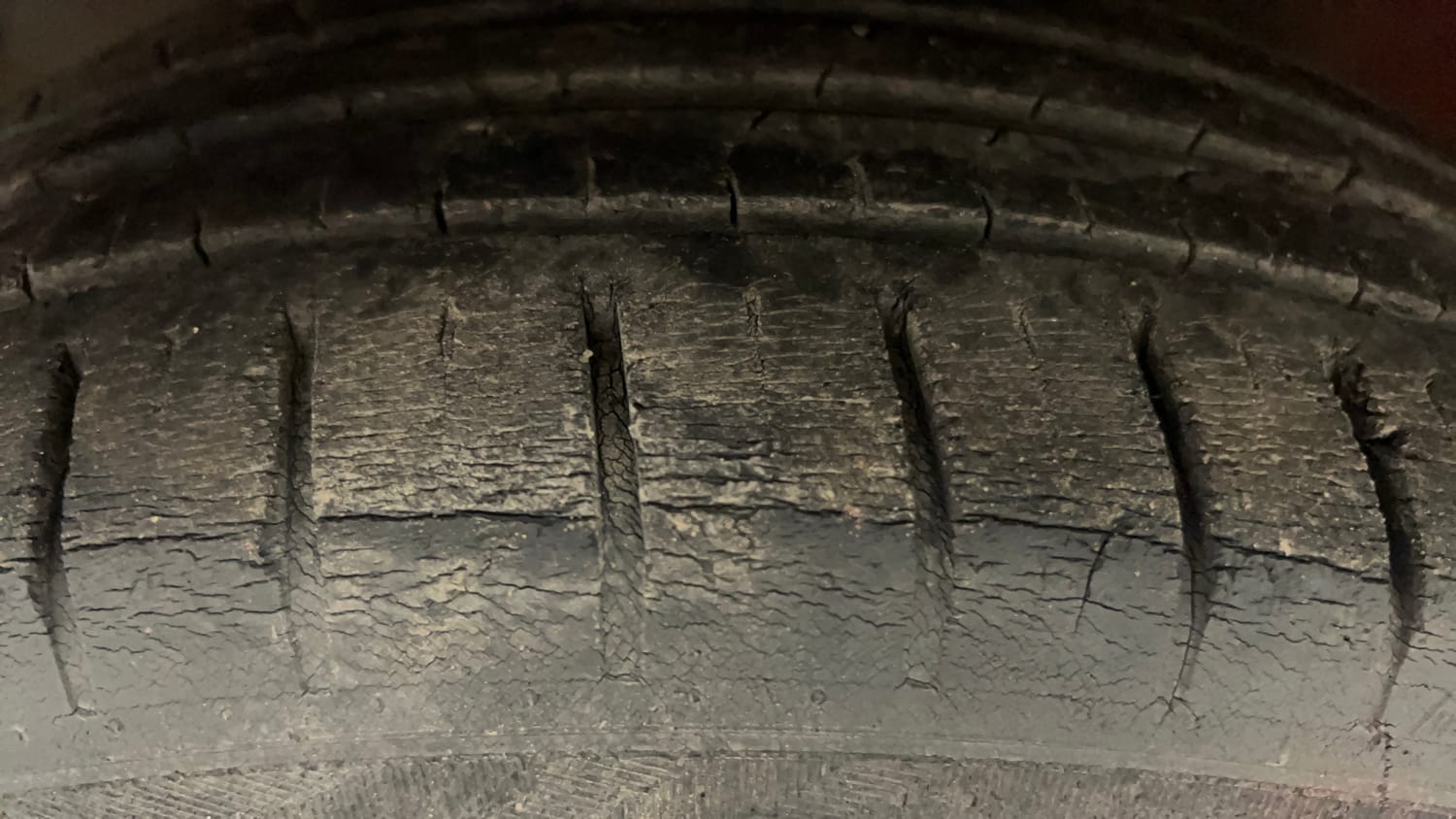 Used 2018 Maruti Suzuki Baleno Alpha 1.2 AT Petrol Automatic tyres LEFT FRONT TYRE TREAD VIEW