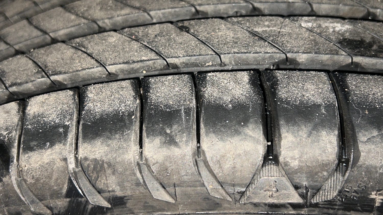 Used 2020 Skoda Rapid Style AT Petrol Automatic tyres RIGHT REAR TYRE TREAD VIEW