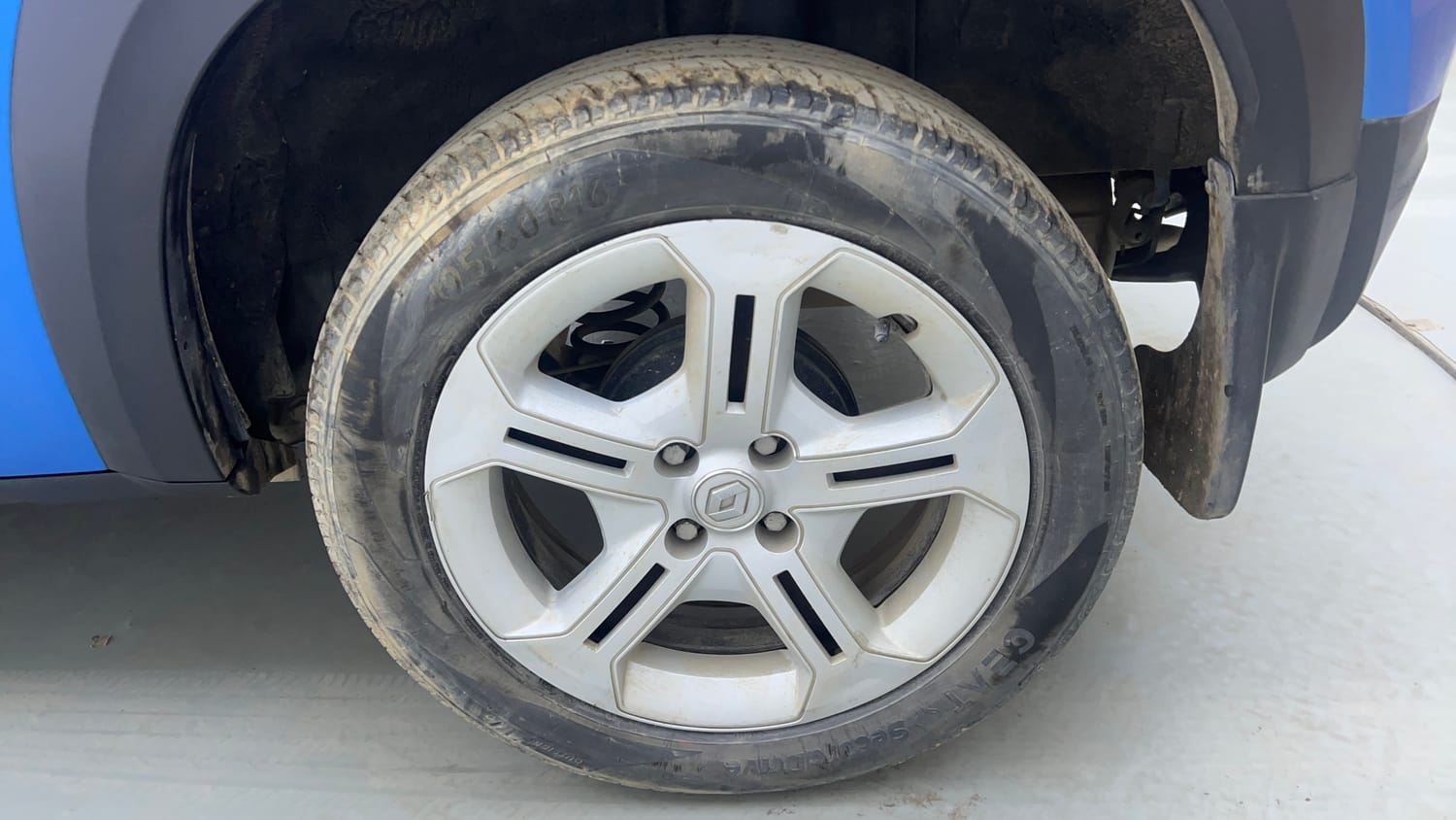 Used 2021 Renault Kiger RXT AMT Dual Tone Petrol Automatic tyres LEFT REAR TYRE RIM VIEW