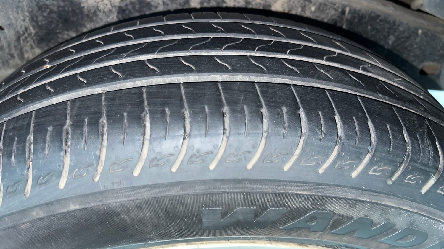 Used 2022 Toyota Innova Crysta GX 2.7 AT 7 STR Petrol Automatic tyres LEFT REAR TYRE TREAD VIEW