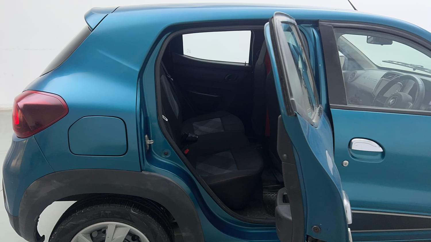 Used 2021 Renault Kwid RXT 1.0 AMT (O) Petrol Automatic interior RIGHT SIDE REAR DOOR CABIN VIEW