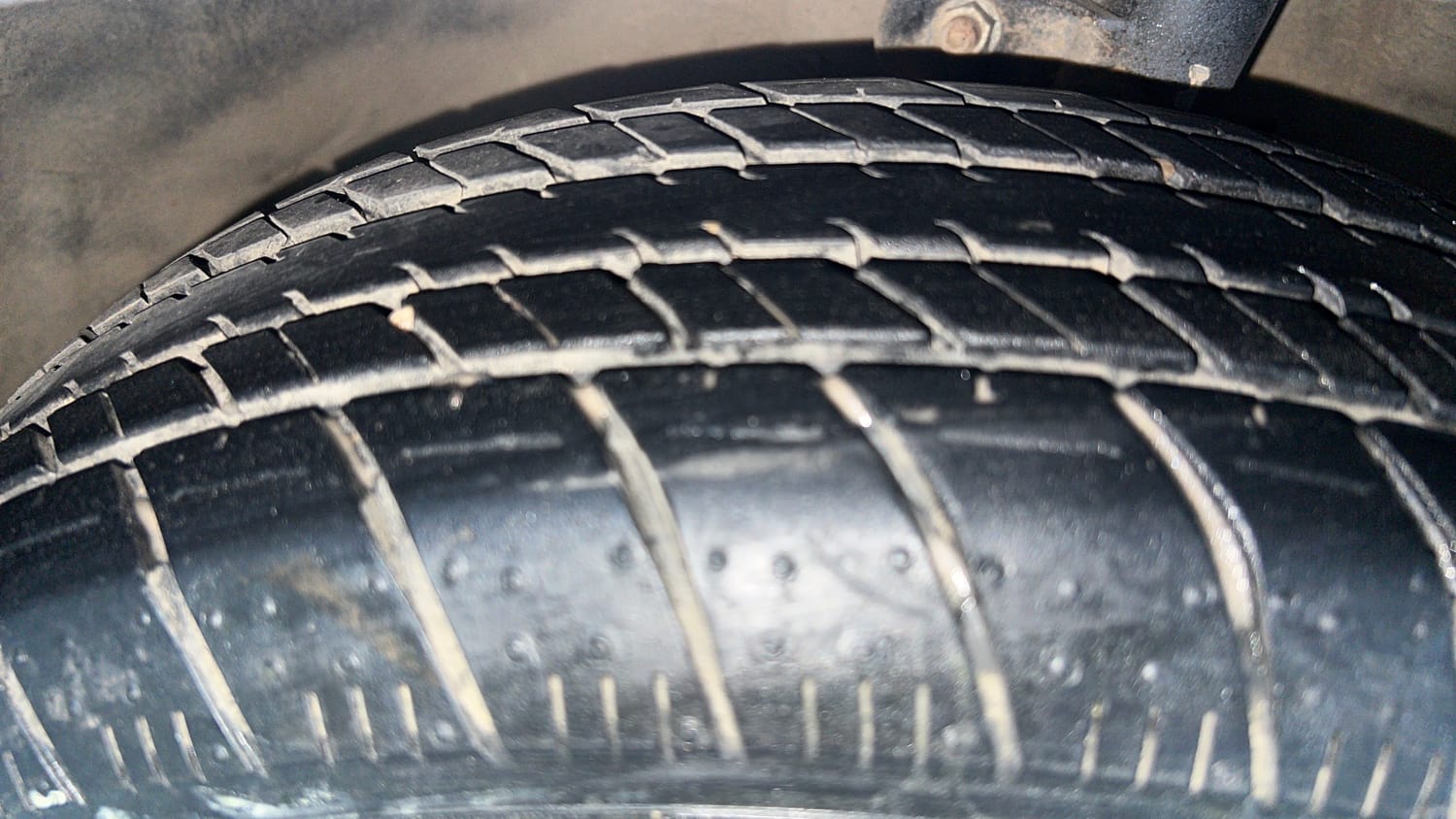 Used 2016 Maruti Suzuki Celerio VXi Petrol Manual tyres RIGHT FRONT TYRE TREAD VIEW