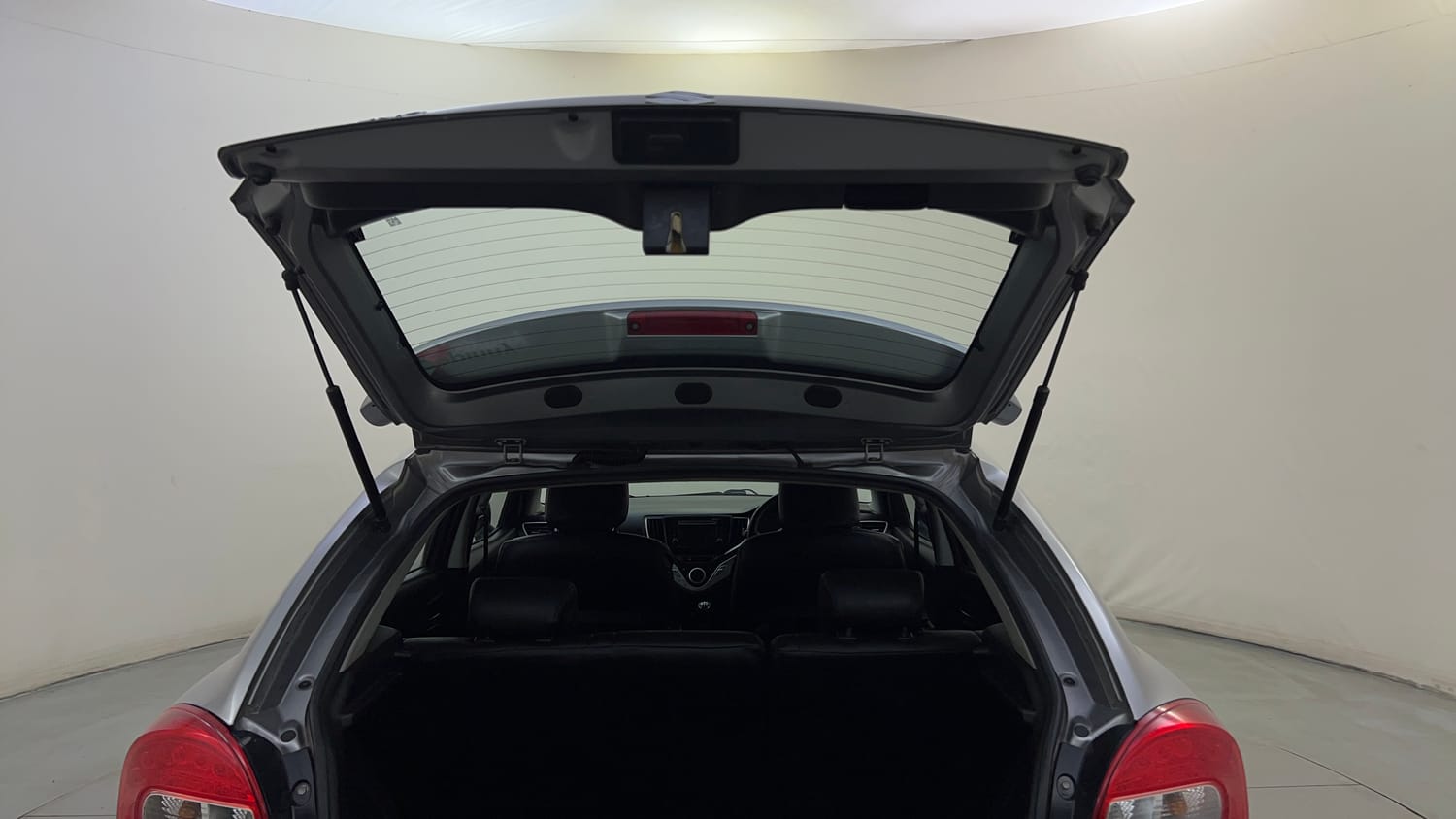 Used 2019 Maruti Suzuki Baleno Delta 1.2 Petrol Manual interior DICKY DOOR OPEN VIEW