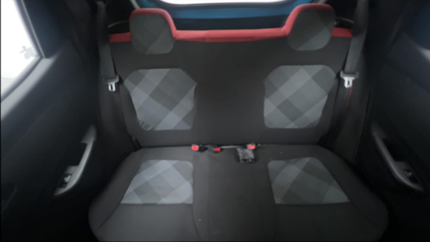 Used 2021 Renault Kwid RXT 1.0 AMT (O) Petrol Automatic interior REAR SEAT CONDITION VIEW