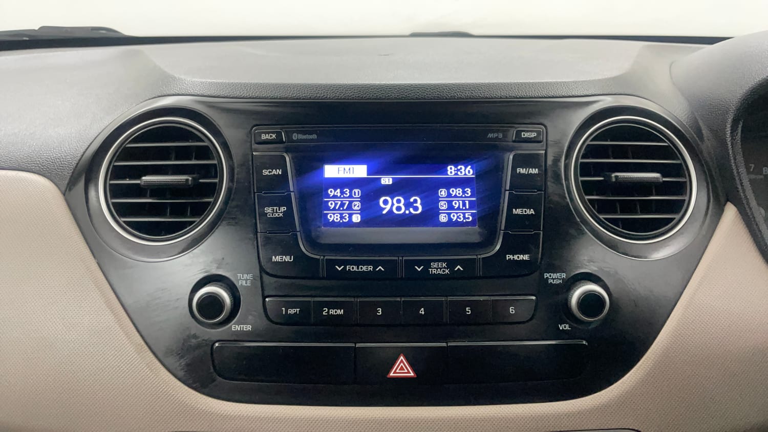 Used 2016 Hyundai Grand i10 Sportz 1.2 Kappa VTVT Petrol Manual top_features Integrated (in-dash) music system