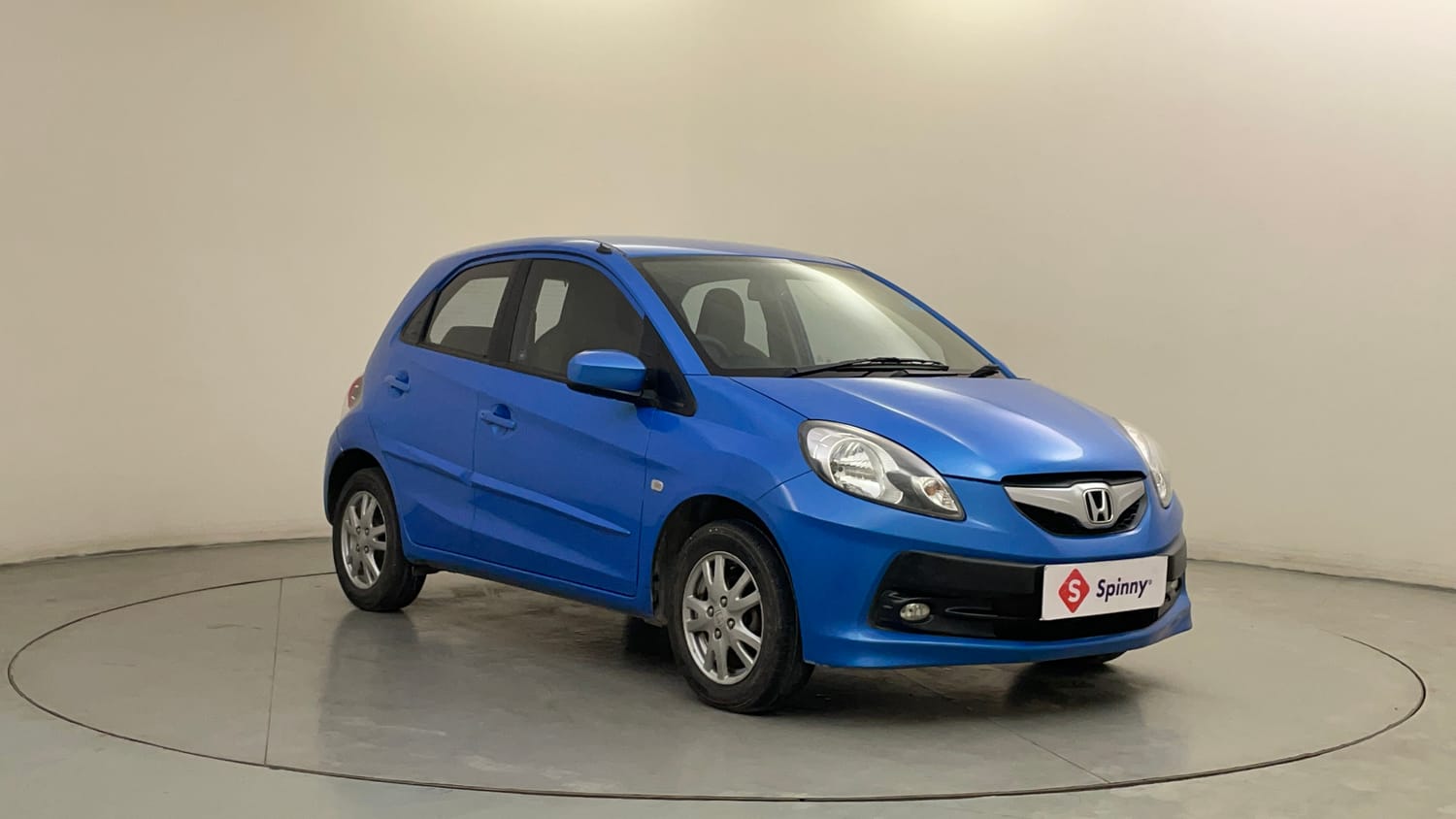 Used 2013 Honda Brio VX MT Petrol Manual exterior RIGHT FRONT CORNER VIEW