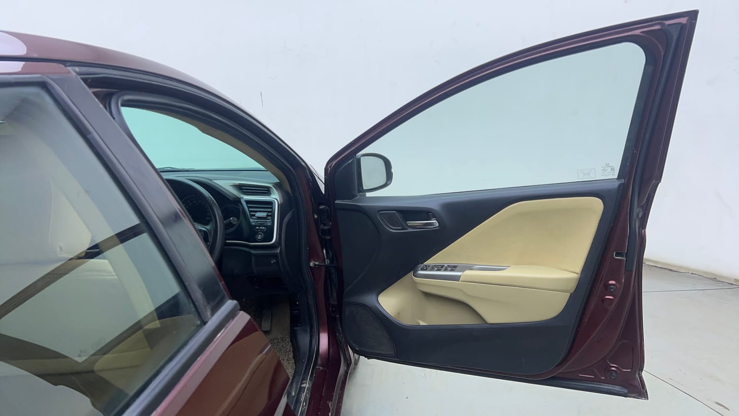 Used 2015 Honda City V Petrol Manual interior RIGHT FRONT DOOR OPEN VIEW