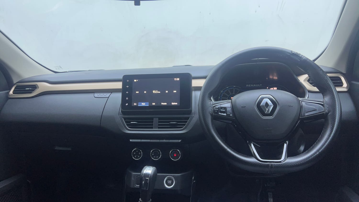 Used 2021 Renault Kiger RXT AMT Dual Tone Petrol Automatic interior DASHBOARD VIEW