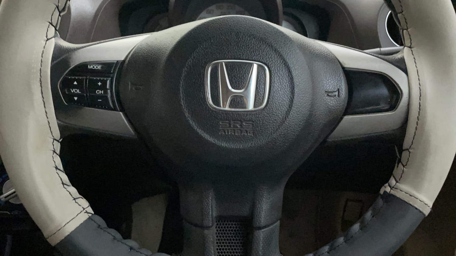 Used 2013 Honda Brio VX MT Petrol Manual top_features Airbags