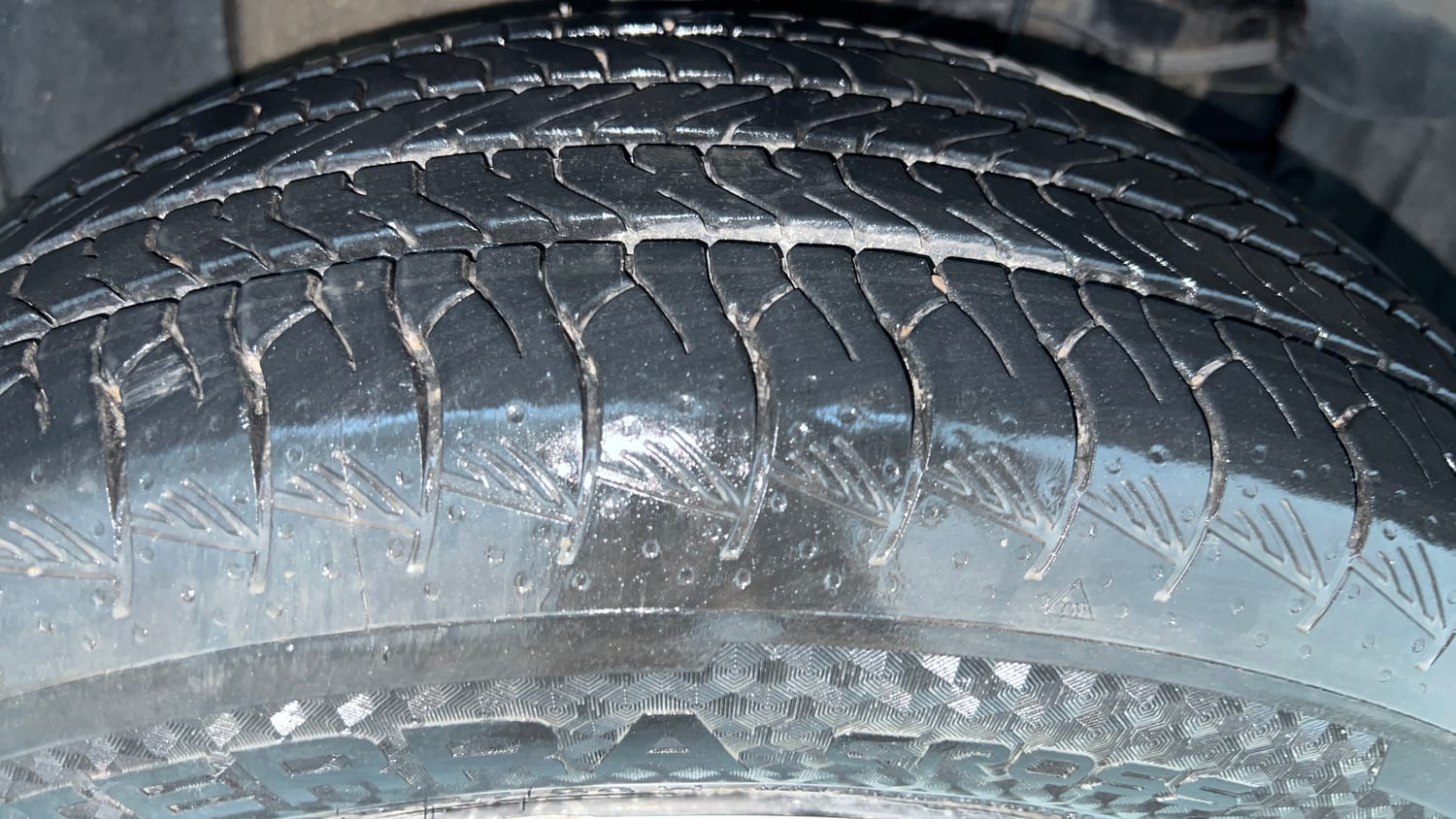 Used 2025 Maruti Suzuki Grand Vitara Delta Smart Hybrid Petrol Manual tyres RIGHT FRONT TYRE TREAD VIEW