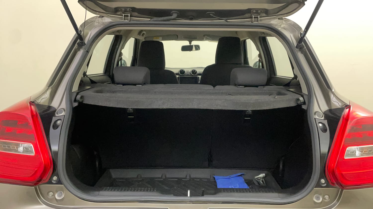 Used 2023 Maruti Suzuki Swift ZXi AMT Petrol Automatic interior DICKY INSIDE VIEW