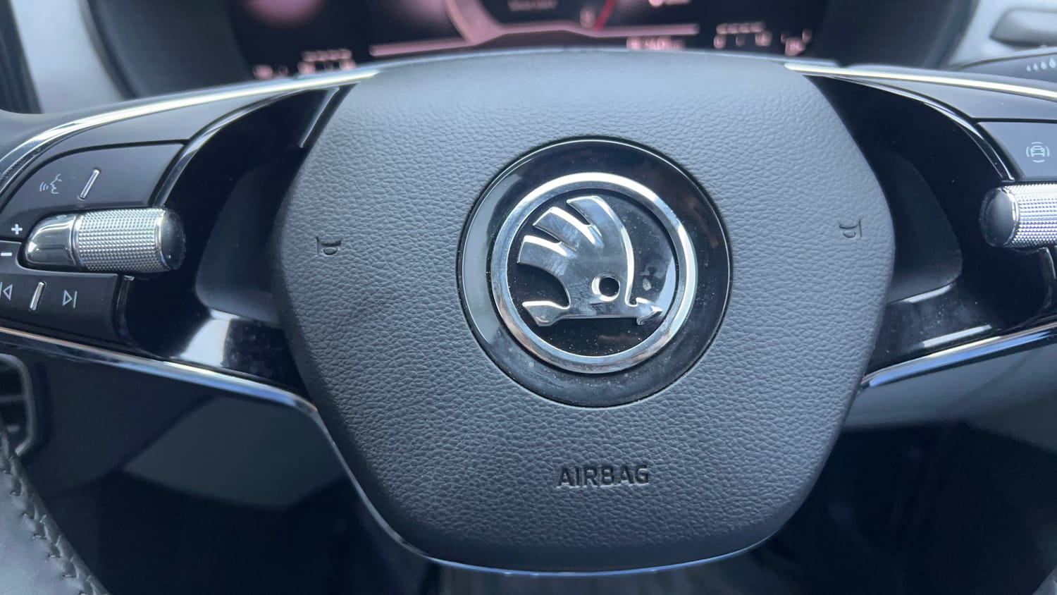 Used 2025 Skoda Kylaq Signature Plus 1.0 TSI MT (Lava Blue) Petrol Manual top_features Airbags