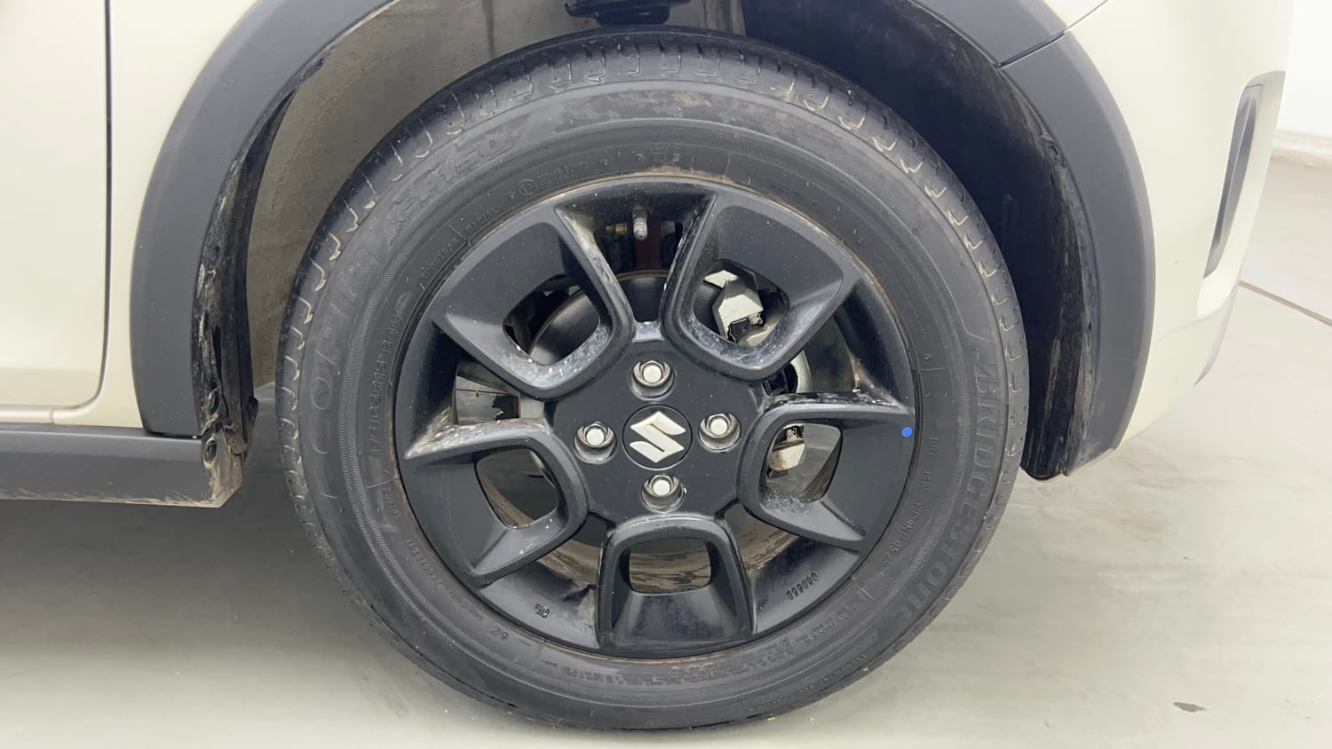 Used 2025 Maruti Suzuki Ignis Alpha 1.2 AMT Petrol Automatic tyres RIGHT FRONT TYRE RIM VIEW