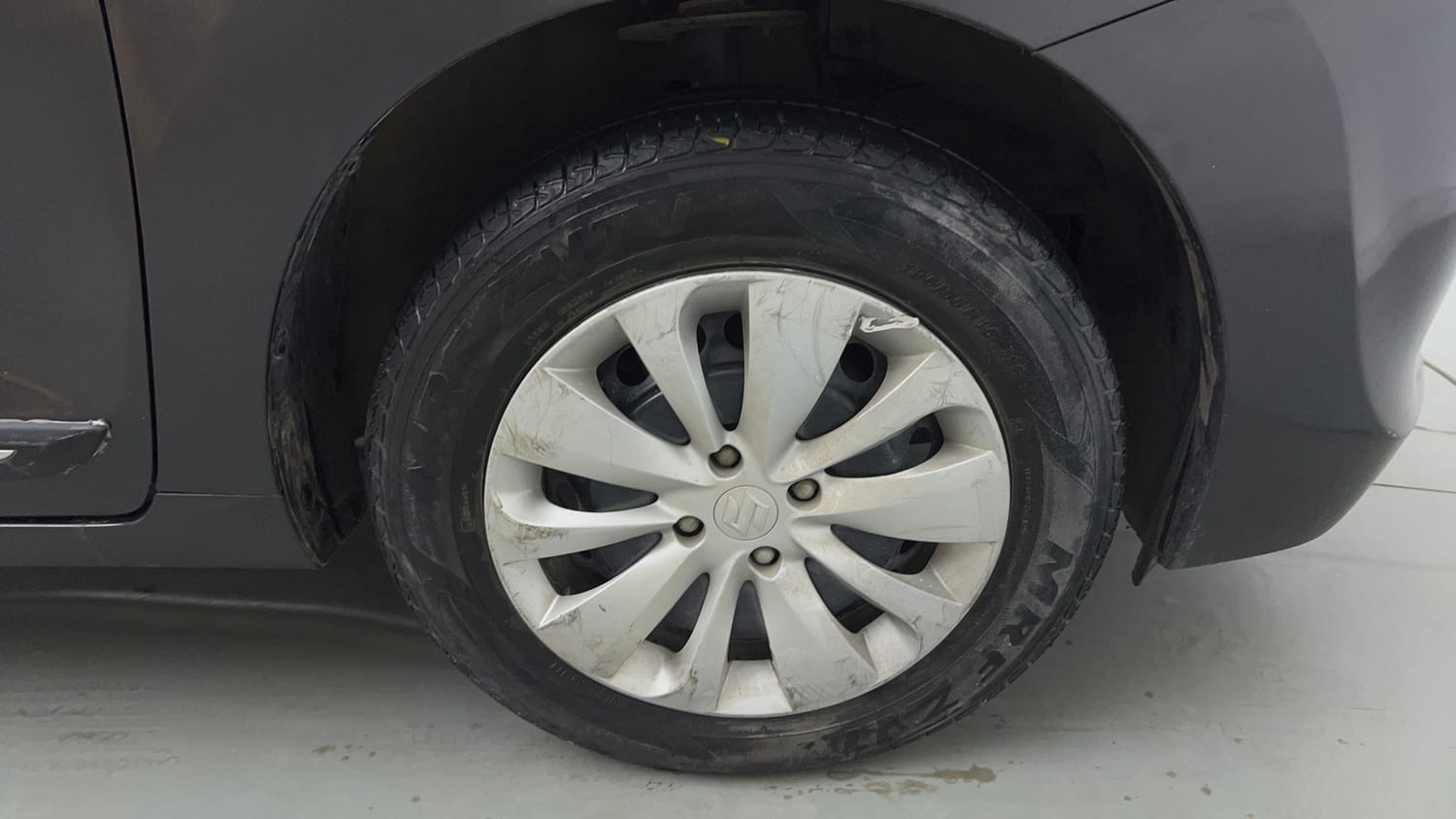 Used 2018 Maruti Suzuki Baleno Delta 1.2 Petrol Manual tyres RIGHT FRONT TYRE RIM VIEW