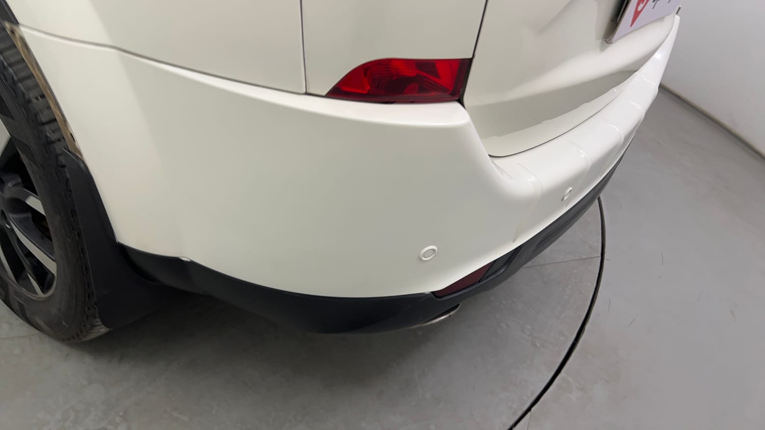 Used 2018 Mahindra XUV500 W11 Diesel Manual dents MINOR SCRATCH
