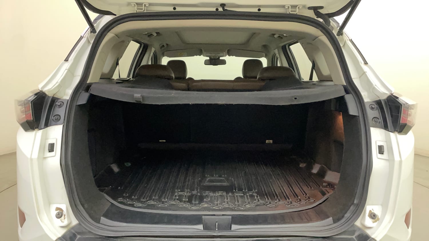 Used 2022 Tata Harrier XZA Plus Dual Tone Diesel Automatic interior DICKY INSIDE VIEW