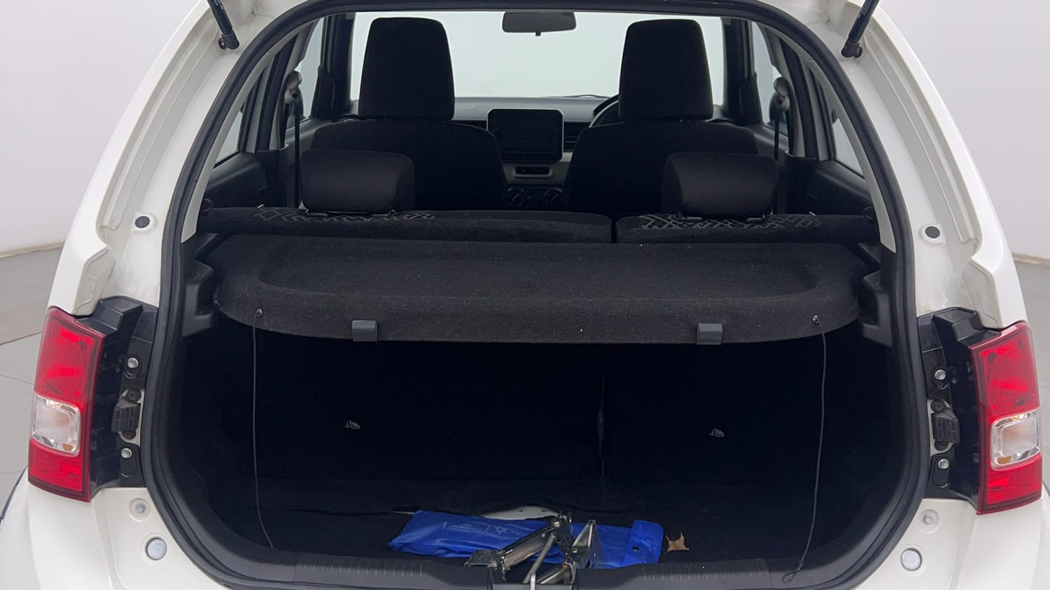Used 2022 Maruti Suzuki Ignis Zeta 1.2 AMT Petrol Automatic interior DICKY INSIDE VIEW