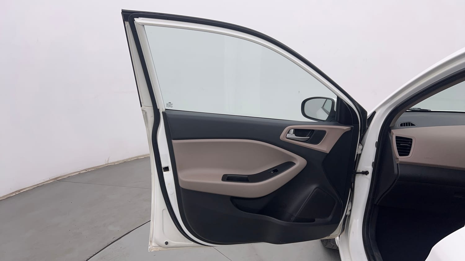 Used 2019 Hyundai Elite i20 Sportz 1.2 Petrol Manual interior LEFT FRONT DOOR OPEN VIEW