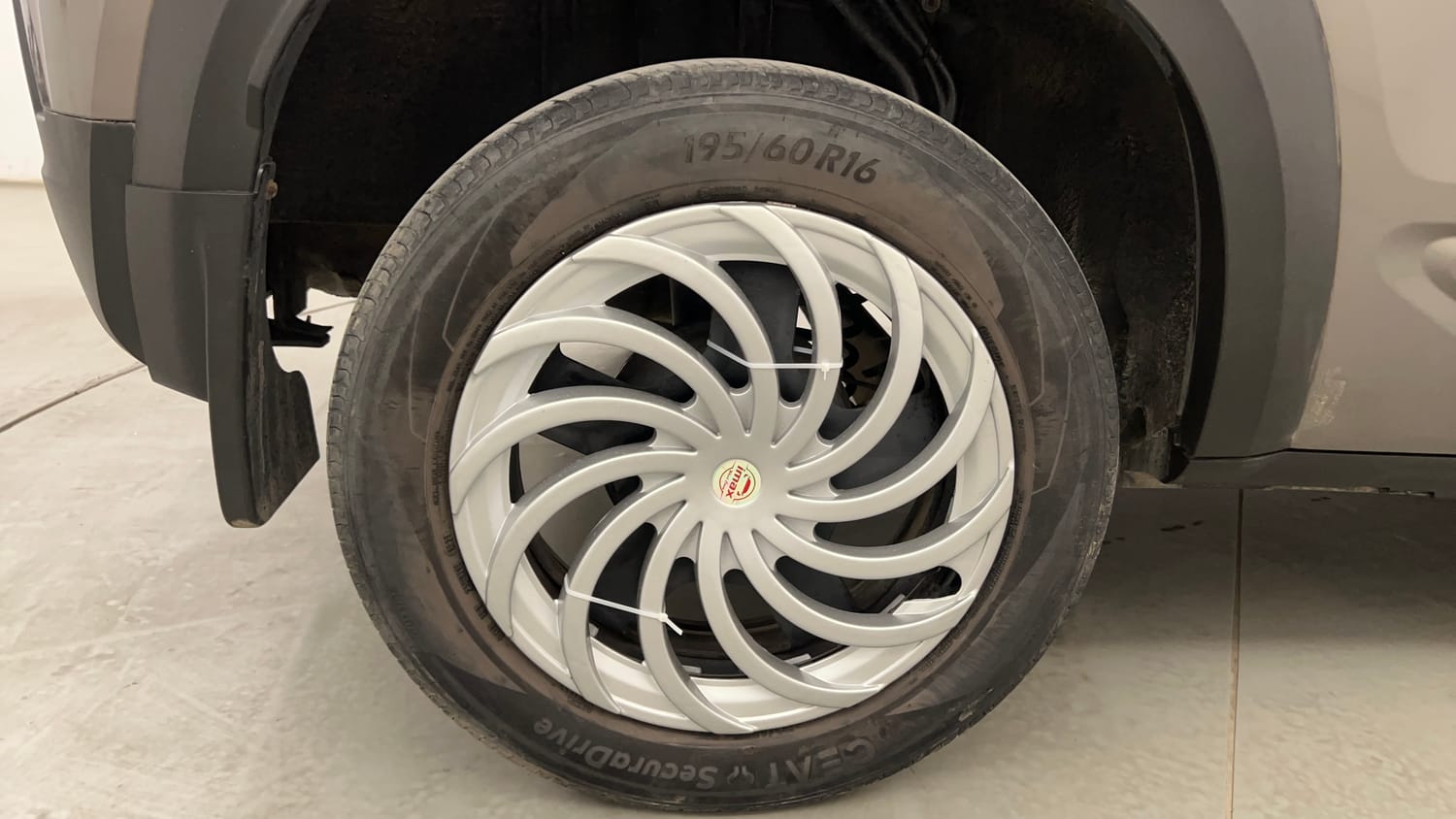 Used 2021 Renault Kiger RXT AMT Petrol Automatic tyres RIGHT REAR TYRE RIM VIEW