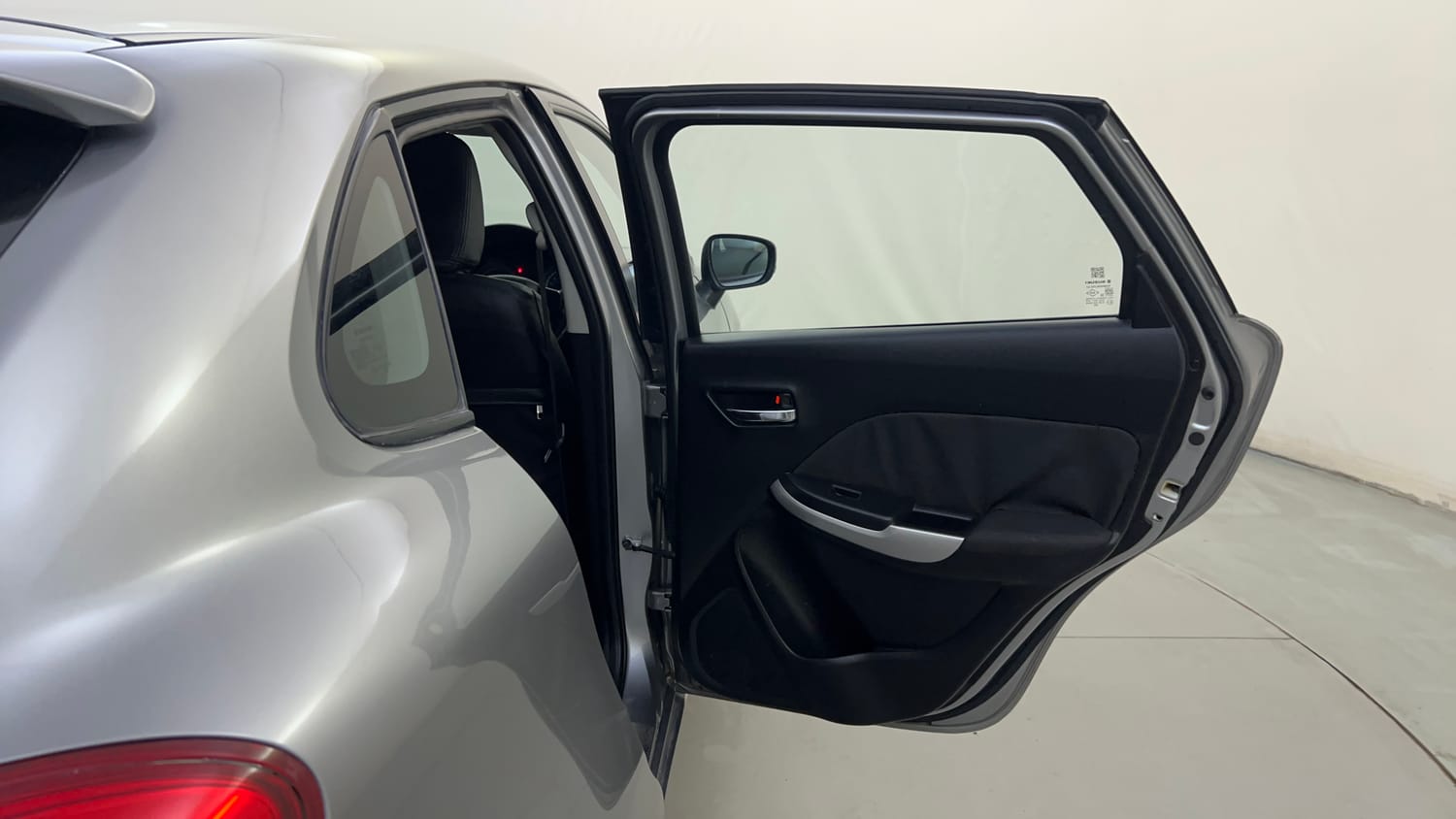 Used 2019 Maruti Suzuki Baleno Delta 1.2 Petrol Manual interior RIGHT REAR DOOR OPEN VIEW