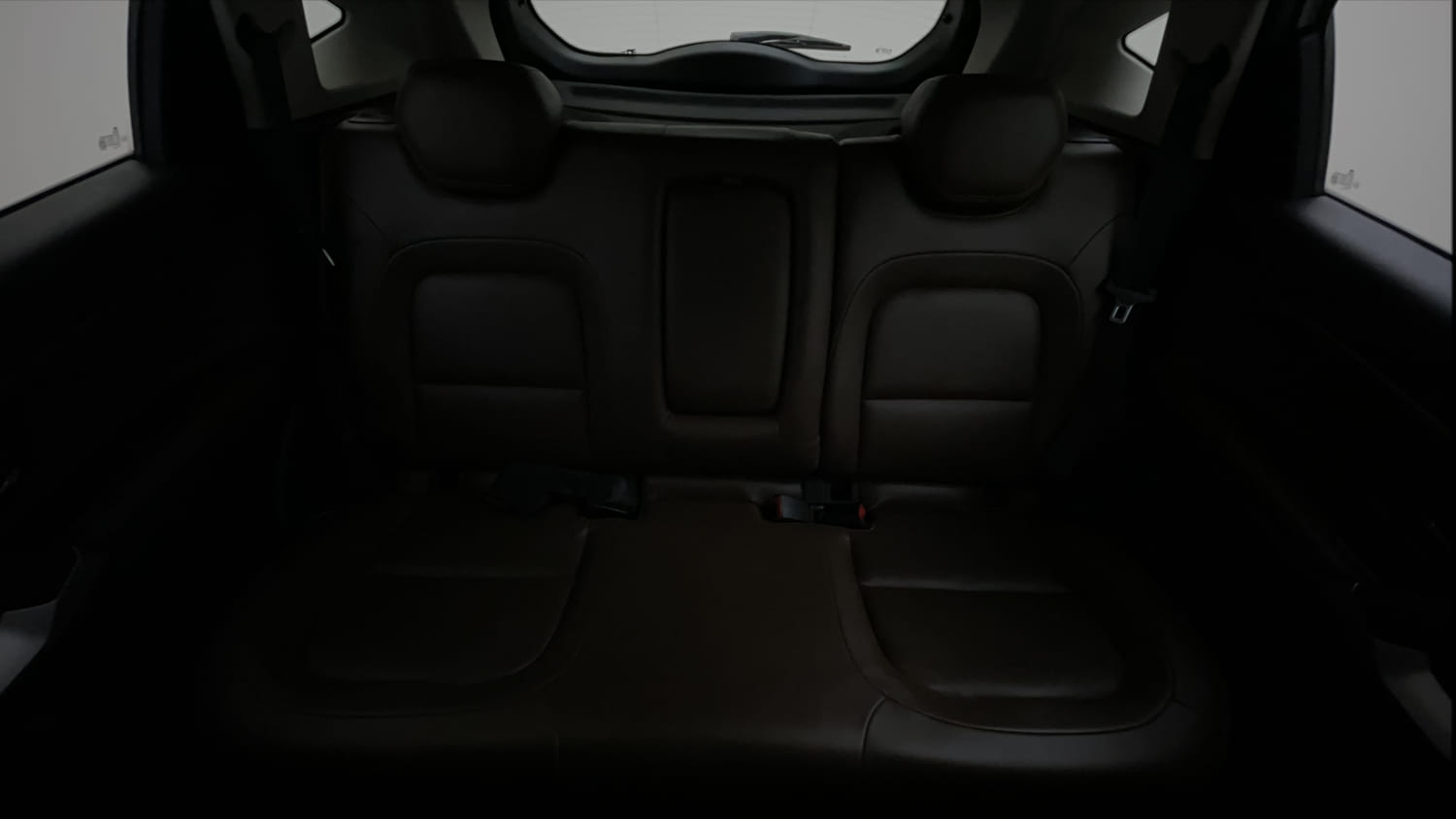Used 2022 Tata Harrier XZA Plus Dual Tone Diesel Automatic interior REAR SEAT CONDITION VIEW