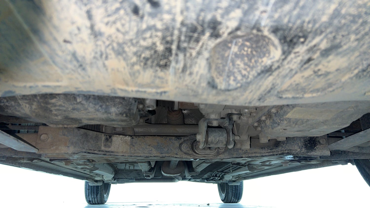 Used 2023 Hyundai i20 Asta (O) 1.2 IVT Petrol Automatic extra FRONT LEFT UNDERBODY VIEW