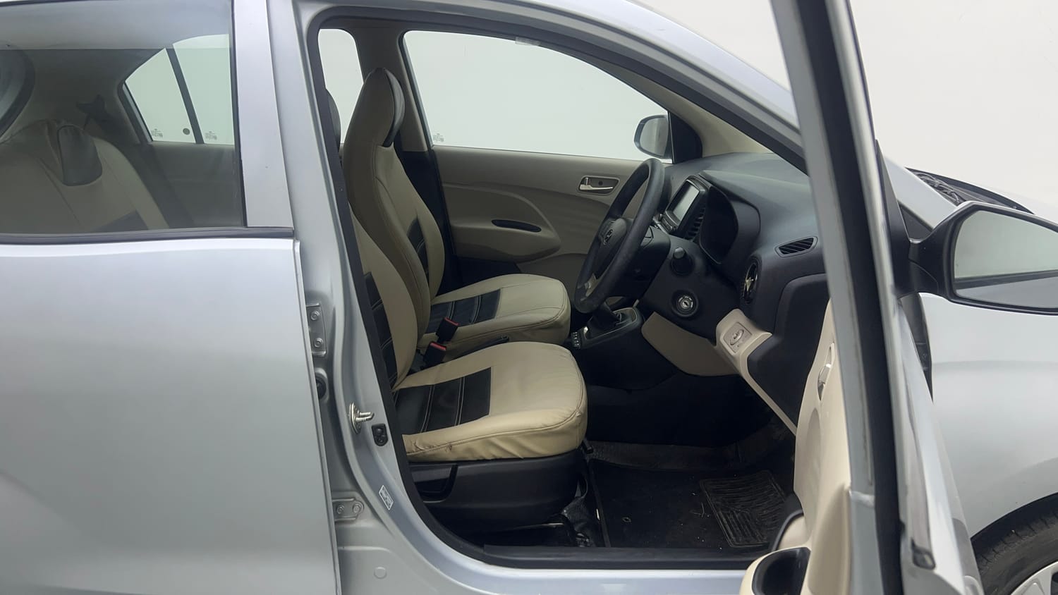 Used 2019 Hyundai Santro Asta Petrol Manual interior RIGHT SIDE FRONT DOOR CABIN VIEW