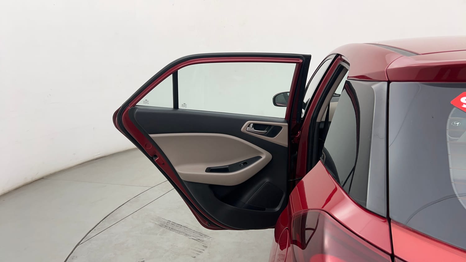 Used 2018 Hyundai Elite i20 Sportz 1.2 Petrol Manual interior LEFT REAR DOOR OPEN VIEW