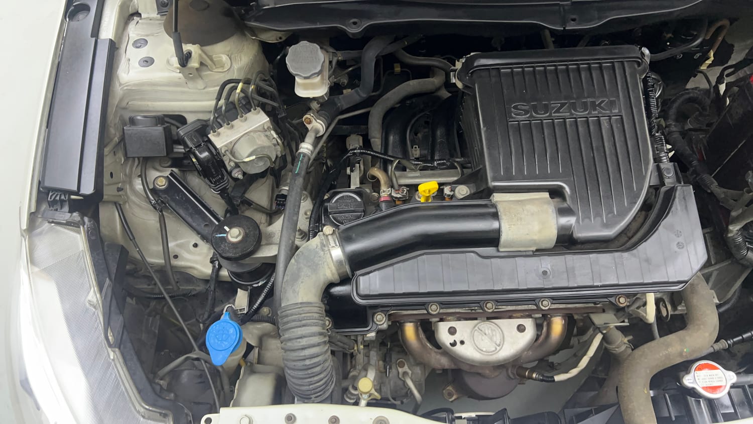 Used 2015 Maruti Suzuki Ciaz ZXI+ Petrol Manual engine ENGINE RIGHT SIDE VIEW