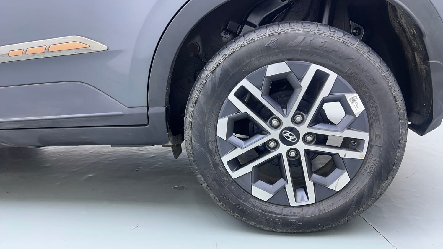 Used 2025 Hyundai Venue S (O) 1.2 Petrol Petrol Manual tyres LEFT REAR TYRE RIM VIEW