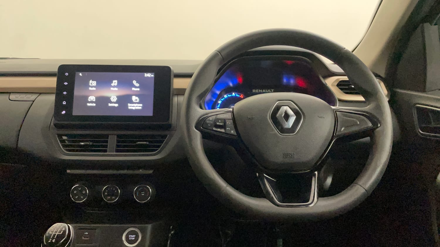 Used 2023 Renault Kiger RXT MT Petrol Manual interior STEERING VIEW